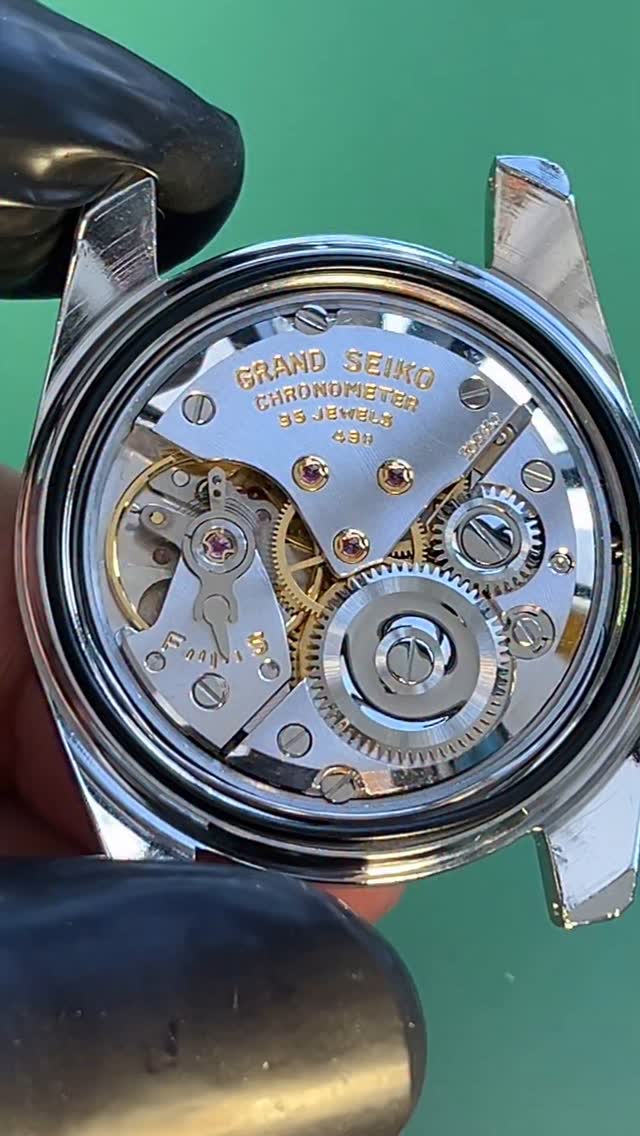 Every detail speaks to decades of Japanese precision and quiet perfection. A reminder that true style never rushes, and never fades.
#GrandSeiko #VintageWatch #WatchCollector #SeikoStyle #GSHeritage #MechanicalElegance #WristGame #JapaneseCraftsmanship
