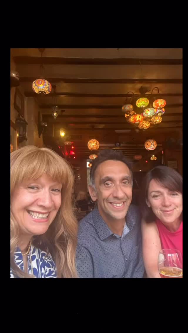 Friday night birthday celebrations for lovely cousin @nadijahangiri ๐๐ฅณ with @marielulascarls Love you both โค๏ธ๐
#birthdaycelebrations #olderandwiser ๐คฃ๐คฃ #fridaynight #cocktails #happybirthday