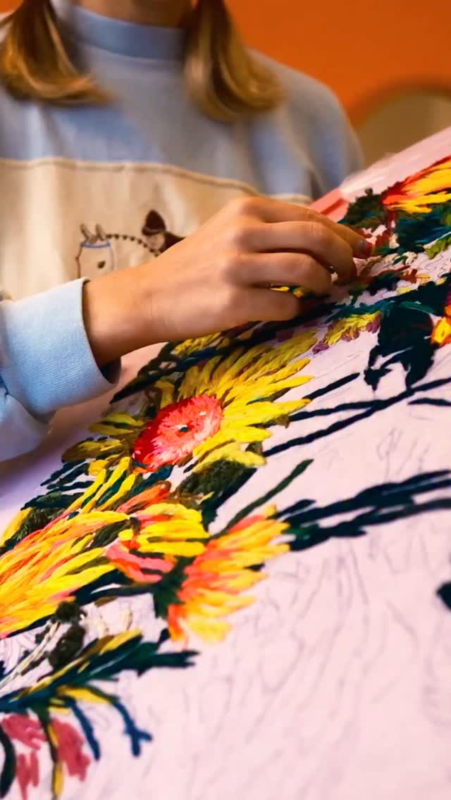 Dream weaving this flower girl.
This piece is finished, framed and heading to @paradigmgs for my show Crewel Intentions opening in the 1 August. The show consists of a collection of piece referenced from vintage Playboys.
Can’t wait to see you again Philly!
#embroidery #needlework #fibreart #textileart #embroideryportrait #crewelintentions