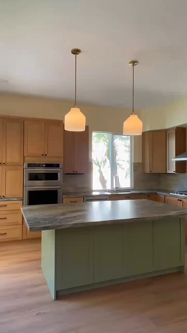 Frameless shakers all day. Green and naturals OBSESSED