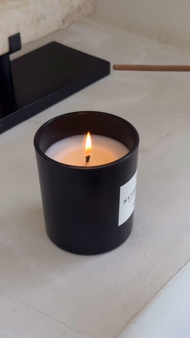 Under the radiant light of the Capricorn full moon 🌕
Let’s focus on building habits that truly support our goals, rather than just seeking quick self-care escapes.
Let’s cultivate self-care that truly serves us - through commitment, resilience, and gentle progress.
Let’s ignite our inner drive and take ownership of our dreams.
#FullMoon #CapricornFullMoon #IntentionSetting #Manifestation