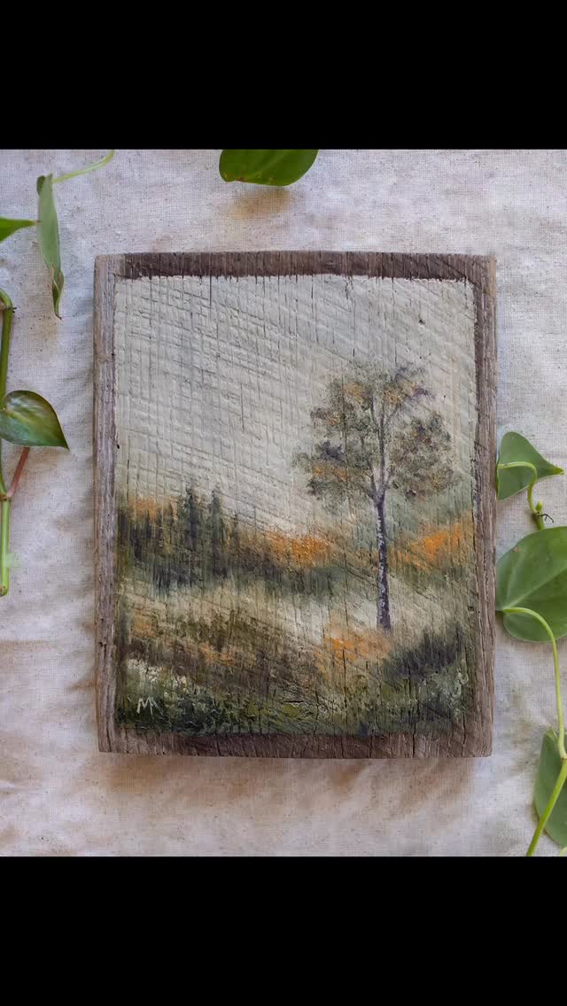 Inspired by the early morning misty landscape in Leiper’s Fork, TN. The roughness of this wood creates a mystical effect as some paint sinks in and thicker layers stay on top.
Painted with natural oil pigments on vintage found barn wood. Ready to hang with wire on the back. Can be displayed on a wall or on a shelf or mantle. Group pieces together for a more impactful presence! This one hangs beautifully with hanging its sister piece “Dreamlike”.
Both are available online @patinahomeandgarden
DM me for a direct link ☺️✨