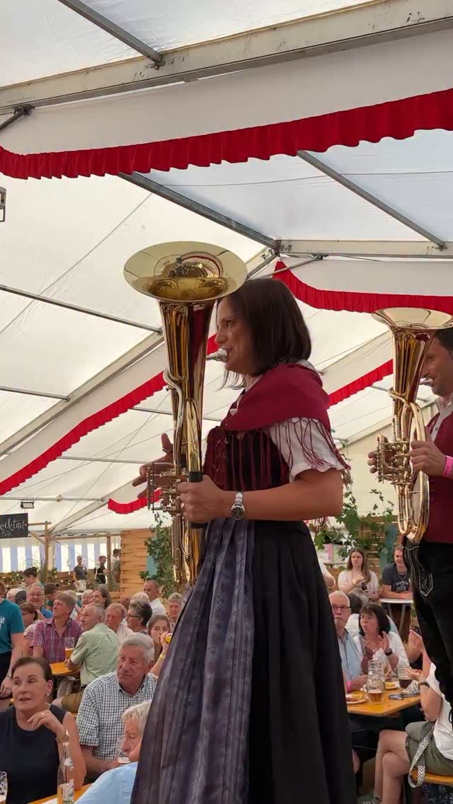 Das Motto am gestrigen Samstag-Abend war: Party, Stimmung & jede Menge gute Laune! 😍 Schöner hätte es nicht sein können, vielen Dank Legau!! 🥳🫶🏼
#musik #blasmusik #festzelt #legau #2025 #party #hauptsachschäffler #stimmung #gutelaune #geilwars