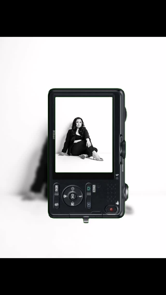 ⨠LUXE MAGAZINE STYLE SESSION â¨
This isnât just about photos. Itâs about pressing pause on the chaos, the giving, the to do lists and choosing to do something just for you.
Because when was the last time you felt celebrated?
Guided, pampered, glowing in your own light?
This session is your chance to step into something new. Something bold, elevated, playful. A little glam, a little wild, completely you and collaborative with you.
Expect laughter. Movement. Music. Maybe a glass of bubbles.
Expect to feel awkward for a minute and then completely alive once I help you relax into your session.
Youâll leave this session feeling seen.
More confident. More connected to yourself and alive with euphoria đĽ°đĽ°đĽ
đ¸ Ready to break routine and come home to yourself in the most fun, freeing way?