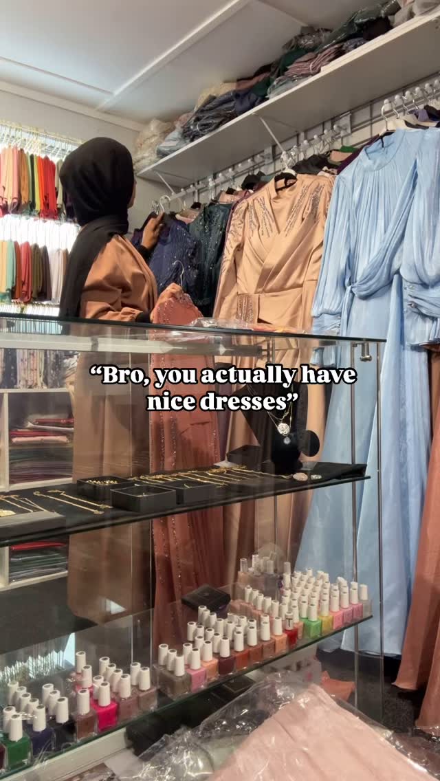 Jokes 😅 But thank you all for always ‘actually’ reminding me. Motivates me every time 🥹💜🤲🏽
#jokes #funnyreel modestfashion #muslimah #explorepage #partydress #ootd #hijabers #hijabi #funny #hijabinspiration #modesty #covered #muslimahfashion #forher #hijabtutorial #modestfits