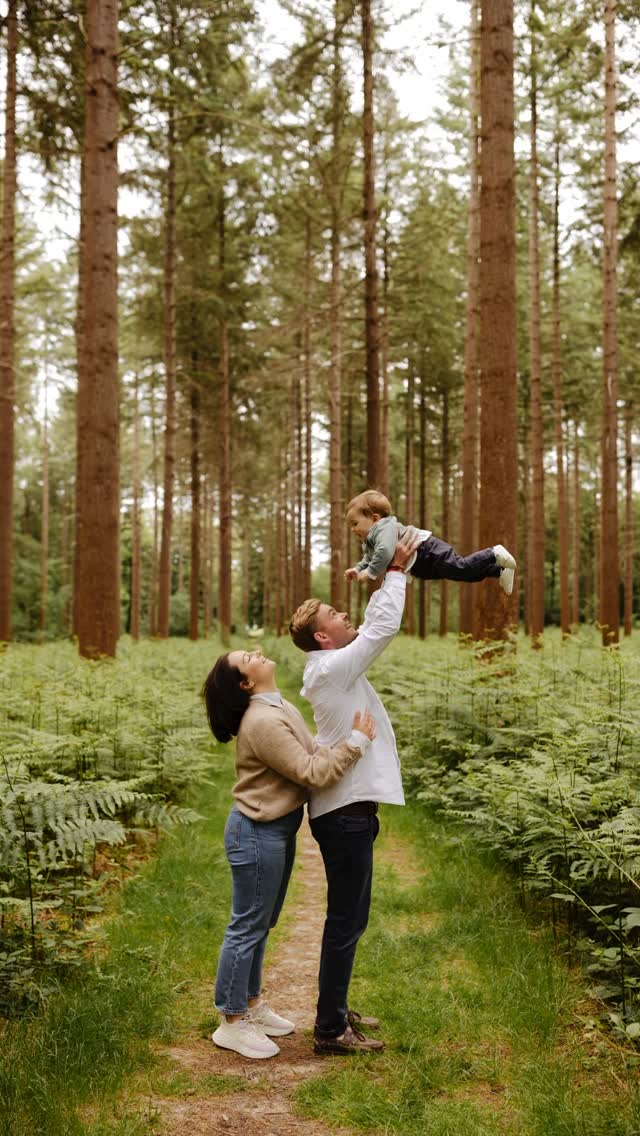 đ Pourquoi investir dans un photographe pour vos photos de famille ? đ
Les enfants grandissent trop vite, les journées passent en un éclair, et nos souvenirs restent souvent coincés dans nos téléphones !
Faire appel Ă un photographe, câest bien plus quâune simple sĂ©ance photo :âšâ Des souvenirs authentiques : des images naturelles et spontanĂ©es, prises sur le vif, qui racontent votre histoire telle quâelle est.âšâ Un moment de partage : une parenthĂšse oĂč vous profitez pleinement les uns des autres, sans vous soucier de capturer vous-mĂȘme lâinstant.âšâ Un regard professionnel : lumiĂšre, cadrage, Ă©motions⊠Tout est rĂ©uni pour sublimer votre famille avec des images uniques et intemporelles.âšâ Des souvenirs accessibles Ă tout moment : des photos Ă conserver prĂ©cieusement, Ă revoir encore et encore, et Ă partager facilement avec ceux qui comptent.
Les photos de famille, câest bien plus quâun souvenir⊠Câest le reflet de votre bonheur, figĂ© dans le temps. đ
đ· Envie de crĂ©er vos souvenirs ensemble ? Ăcrivez-moi !
#PhotographeFamille #momentsprécieux #photographesenlis #photographecompiegne #photographechantilly #melanievauryphotographe