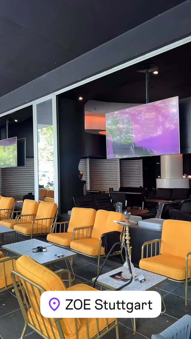NEU BEI ZO‘E ✨📸
Unsere Terrasse hat ein Style-Upgrade bekommen!
Entspannt euch in unseren neuen Lounge-Möbeln, genießt die Sonne, gute Drinks und die beste Stimmung in Stuttgart. 🌇🍹
Ob für euren After-Work-Drink, einen chilligen Abend mit Freunden oder die nächste Shisha-Session – wir haben den perfekten Spot für euch! 🔥
Kommt vorbei und überzeugt euch selbst!
📍ZO‘E Stuttgart – Cheers. Chill. Do It again.
#zoeStuttgart #terrassenzeit #zoeVibes #neuundstylish #terrassenmöbel #stuttgartgehtaus #stuttgartnightlife #loungetime #sommerinstuttgart #shishalounge #afterworkstuttgart #barlife #zoelounge #chillanddrinks #stuttgarterleben #eventlocationstuttgart #drinksandvibes #urbanstyle #interiordesign #neuemöbel #cityvibes