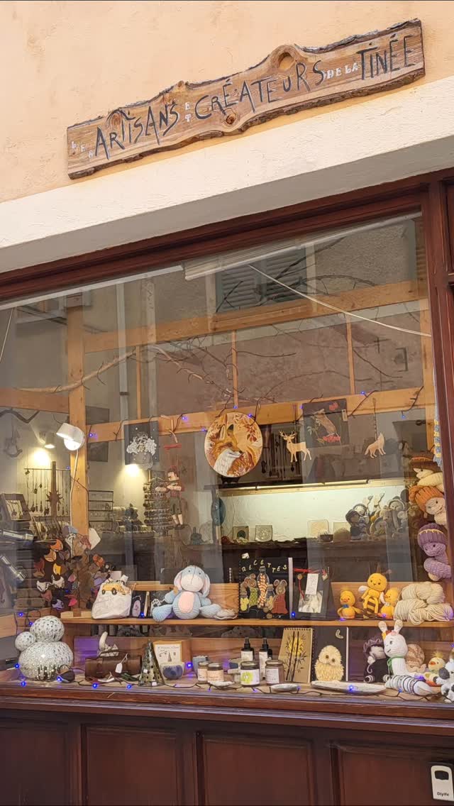 💎Nouveaux bracelets en boutique 💎
Magasin de créateurs à St Etienne de Tinée