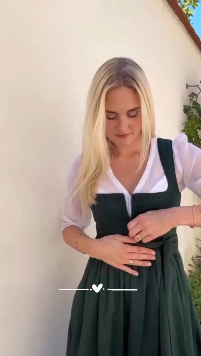 Wow 😍
Sichert euch noch schnell dieses tolle Dirndl für die nächsten Feste 😊
#dirndllove #dirndl #dirndlliebe #passau #dirndltime #newstyle #newdirndl #trachtig