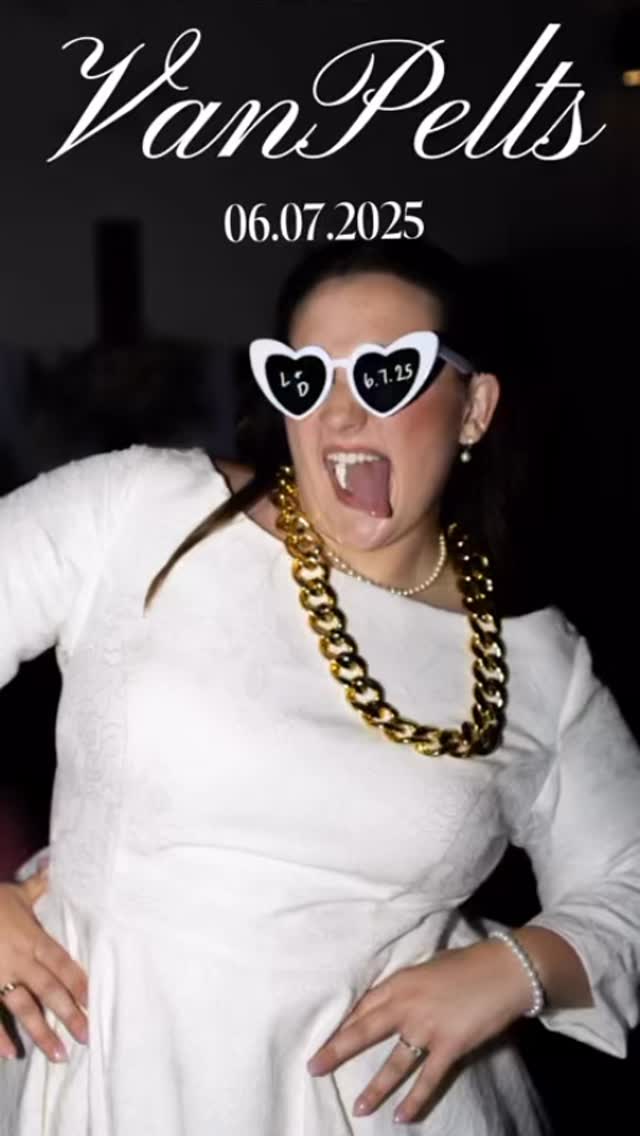 ✨POV: You’re at the most fun wedding ever and everyone brought their A-game... and their sunglasses 😎🕺💃 Lia Kish VanPelt @kaitlynbeardphotography