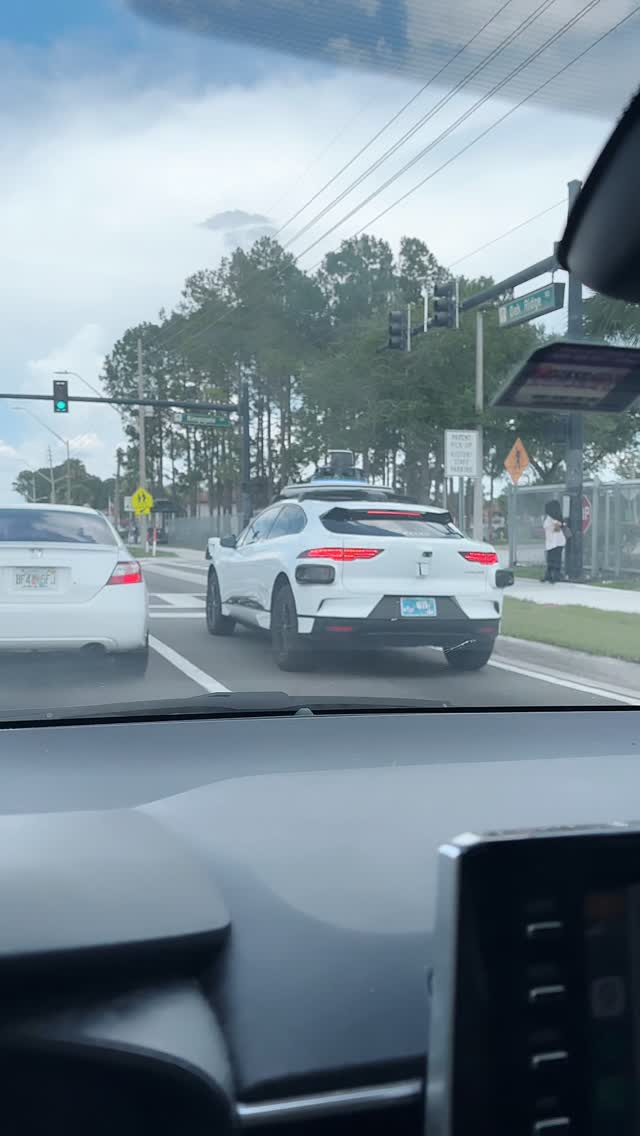 Does anyone know what this is?
#help #invation #lol