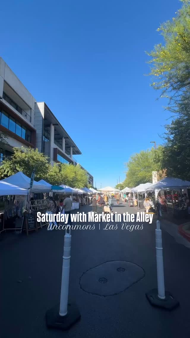 Had a great time at the Uncommons yesterday. Thanks to everyone who stopped by🫶🏾 sold out of some earring and card designs🥰
