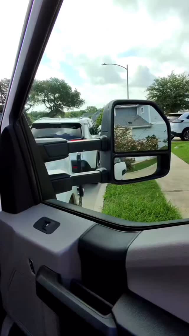 Solo sofa removal with chairs and some other stuff. #breathlikelonghorn #dashaway #dashawayjunkhauling