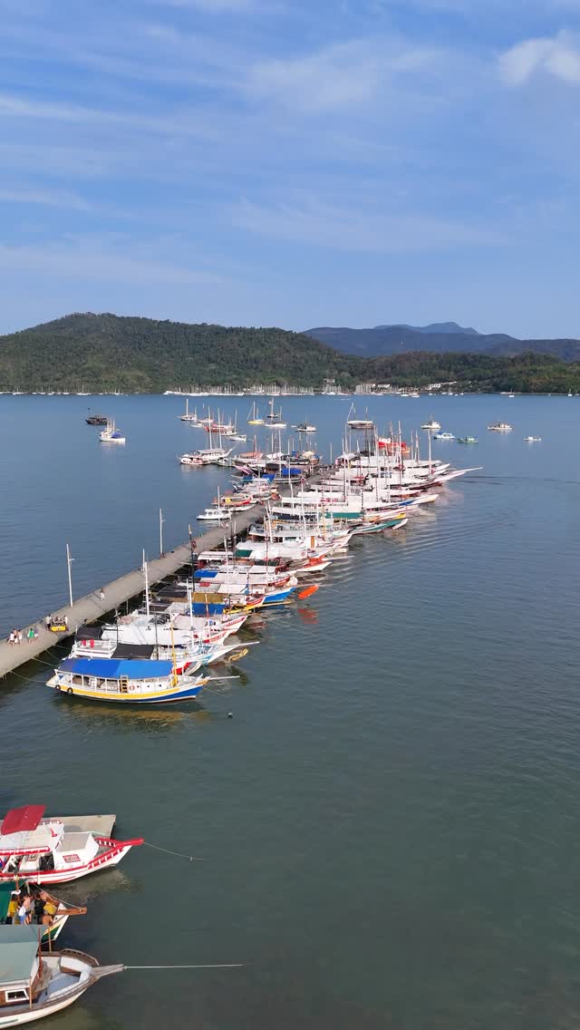 Paraty está nos detalhes: na luz que atravessa os casarões, no silêncio entre as árvores, no ritmo mais lento do tempo.
Na Pousada do Príncipe, isso tudo vira casa.
⸻
Paraty lives in the details: in the light crossing the old houses, in the silence between the trees, in time that slows down.
At Pousada do Príncipe, all of this feels like home.
#BoutiqueHotelBrazil #SlowTravelEurope #HiddenGemsBrazil #BrazilianEscape #Paraty