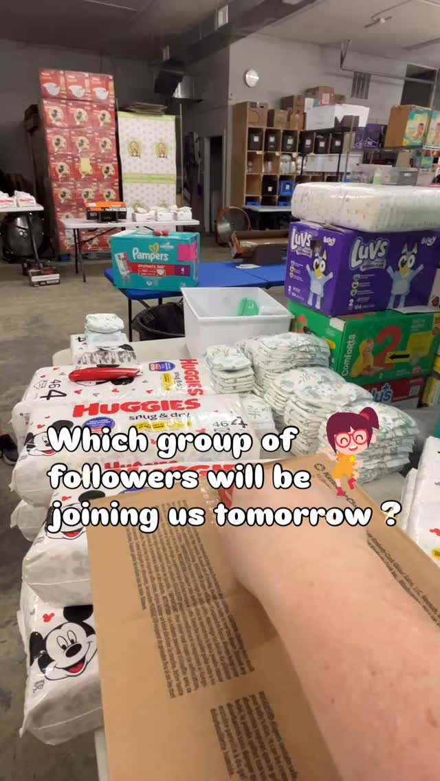 Just another day at the office! #getreadywithme #prepwork #614columbus #volunteer #teamwork #cbusdiaperco #forthekids❤️