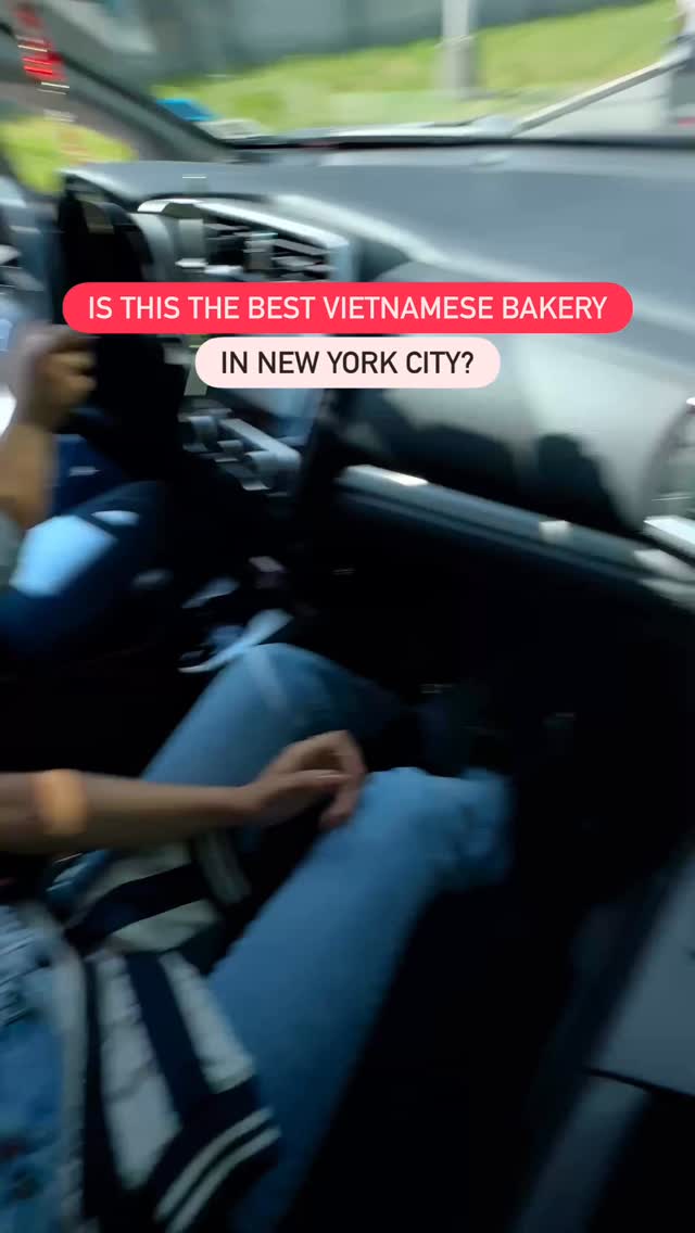 Finally went to this spot and it did not disappoint!
@banhbylauren (📍) has been in our bookmarked folder since before opening a brick and mortar. Tbh our team are suckers for any pandan dessert so I’m not even sure how we lasted this long without going. But now that we’ve gone it’s an instant favorite for us.
💚The pandan chiffon cake is just WOW. No seriously, it is the perfect level of sweet and was a hit with all 3 of us that went.
The drinks are also 10/10 btw in case you thought there were only good in the bakery department.
We highly recommend checking this out, but we’d also love to know any Vietnamese bakeries you’re obsessed with! ⬇️