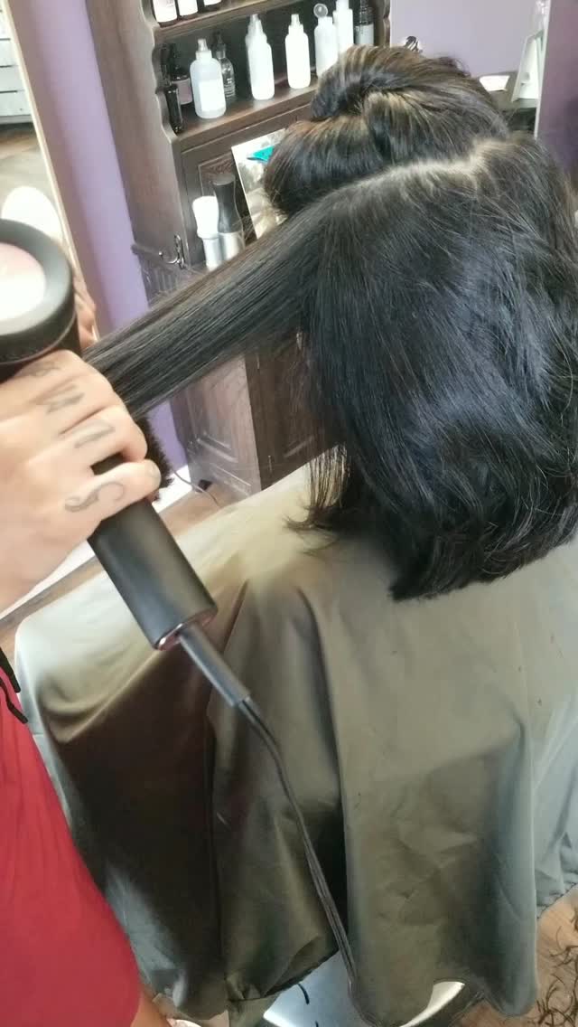 Our favorite Summer blowout product is Davines This is a Relaxing Moisturizing Fluid!
Tames frizz
Beats humidity
Extends the life of your blowdry