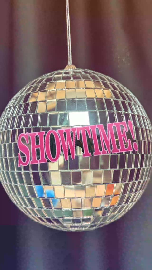 #optikkantwerk
#schaufenster
#muppetshow
#showtime
#kinderbrillen
#schaufensterdeko
#vorhangauf
#bühnefrei
#cookies