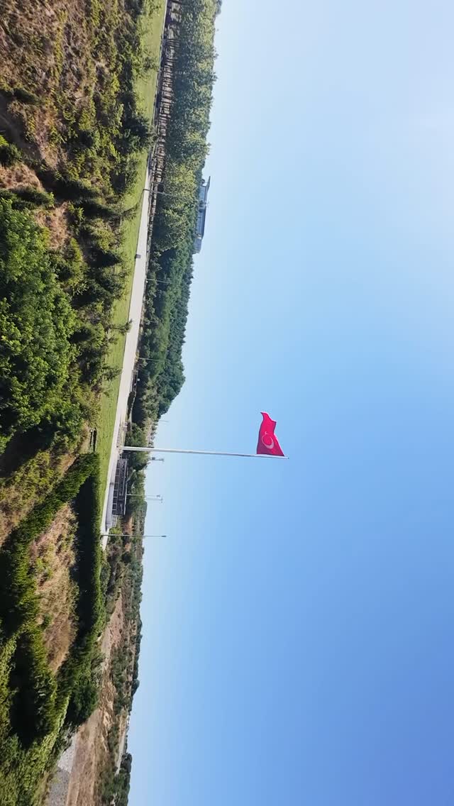 İstanbul Büyük Liman Koyu’nun eşsiz güzellikleri eşliğinde unutulmaz bir tekne turuna davetlisiniz! Mavi sular, huzur dolu manzaralar ve keyifli anlarla dolu bu turda, doğa ve denizle bütünleşmenin tad