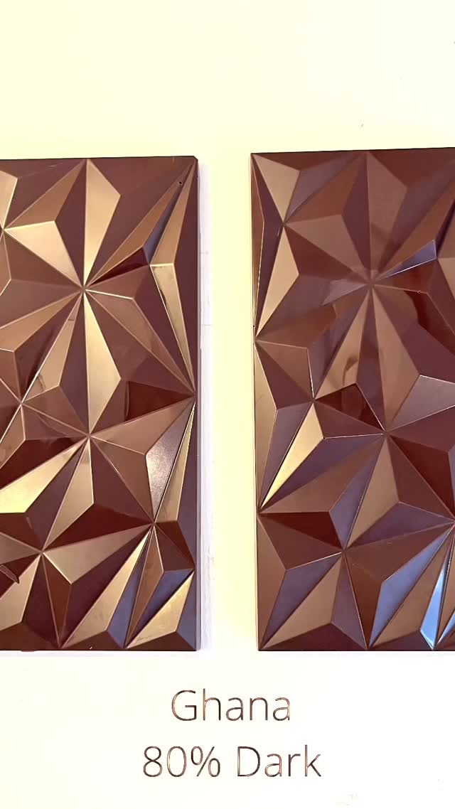 ✨ Our latest bar is already winning hearts 🤎
🌍 Cocoa origin: Ghana 🇬🇭
📍 Region: Suhum
🍫 Bar: 80% Dark, Single-Plantation
Tasting notes:
🥜 Dried fruits
🍌 Banana
🪵 Woody, bold cocoa notes that lingers beautifully 👅
Each note complements the other, that’s the magic of high-quality, ethically sourced cocoa beans.
Crafted with care, enjoyed with love!
💝 Happy World Chocolate Day! 🍫
#BeanToBar #EthicalChocolate #GhanaCocoa #CraftChocolate #WorldChocolateDay
#handcraftedchocolate
#beantobarchocolate #singleoriginchocolate