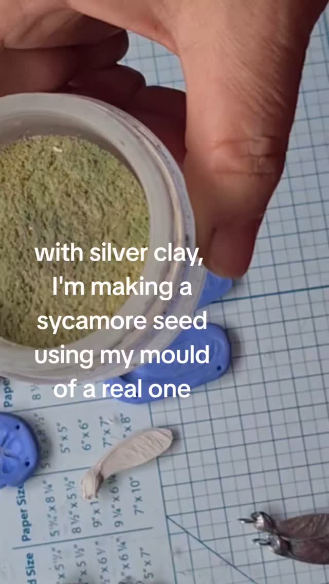 showing the process of using my double sided mould to make a Sycamore seed in silver clay
#metalclay #silver #silverjewellery