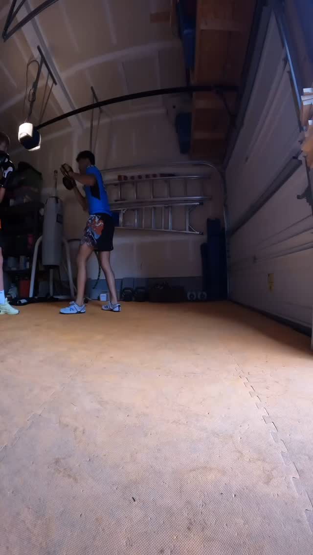 Learn bobbing for multi-sport domination! 🥊🏀⚽ This boxing move sharpens agility, dodges attacks, and boosts balance for any game—whether evading punches, defenders, or opponents. #MultiSportTraining #BoxingSkills #AthleteLife