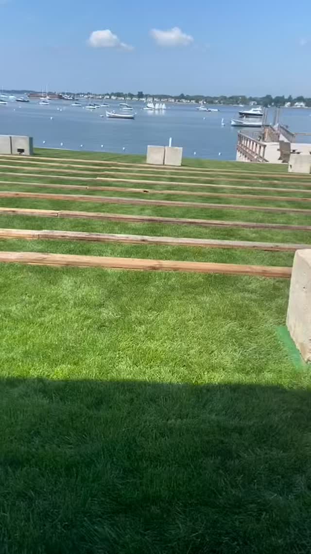 ✨Wedding Tip Wednesday✨
Every couple’s vision deserves to be brought to life — no matter how unique.
❤️This weekend, we’re thrilled to celebrate a couple who dreamed of a dance floor overlooking NYC. With the incredible team at @stamford_tent , we made it happen.
Here’s to making the impossible possible! 🌆💍