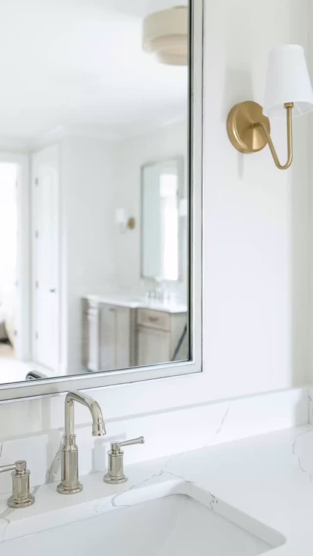 POV: She asked for a space that felt like a retreat…calm but not cold, tailored but not fussy.
So we layered in warmth through custom cabinetry, softened the palette, and let the light lead the way.
Builder: @dickensbuilt
Photography: @jennifer.saltsman.photography
Cabinetry: @tkldesigns
#bathroomgoals #primarybathroom #bathroomdesign #interiordesign #interiorinspo #home #interiors #homedetails #interiordesigner #homedesign #timelessinteriors #details #intentionaldesign #formandfunction #loveyourhome