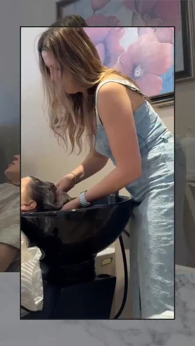 Did you signed up for a head massage? 💆♀️
Discover premium hair care & luxury experience in every touch.
Book now: lb-hairextensions.com
#AminoAcidTreatment #HairCare #SalonExperience #LBHairExtensions #massage