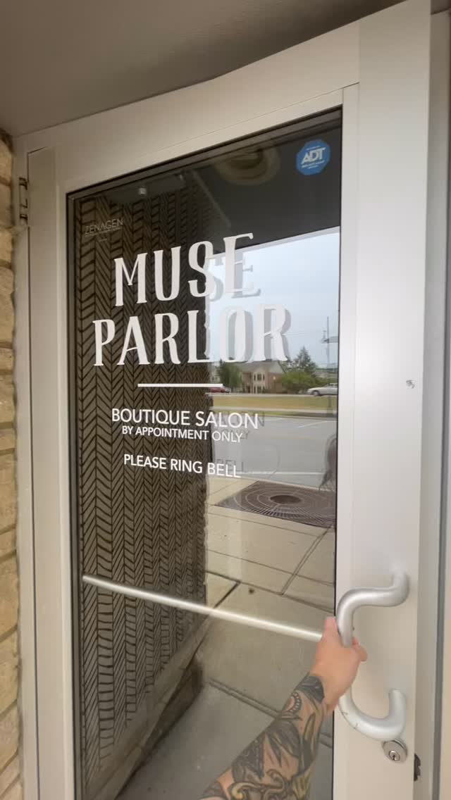 Love all the vibes at my new salon home. Can't wait to have you in my chair ☺️
#nwihairstylist#highlandhairstylist#museparlorsalon#salonhome#goodvibes#nwihairsalon
