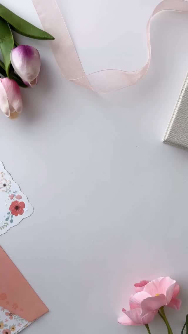 Meet the Peach & Blossom 🍑🌸
Soft pinks, warm corals, and a golden glow come together in this delicate hand-painted glass. Every detail is layered with intention—one stroke at a time.
Now part of my newest collection ✨
#PeachAndBlossom #HandPaintedGlass #GlassArt #PeachDesign #BlossomArt #StainedGlassStyle #FruitInspiredArt #ColorfulGlass #OneOfAKindArt #ModernHeirlooms