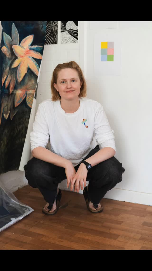 We are really chuffed to share some portrait photography shots of our artists in residence by the amazing photographer Meg Lovell 📸 @meglovellphoto
Meg has really captured the artists' characters and love for their practice. The photos show the artists' use of the studio space which they have now been creating work in for over four months! Scroll through to see portrait shots of both Amy and Emma and check out our website for further photographs!
Learn more about our artists in residence here:
@amyhutchingsprints
@emmapowelletc
.
.
.
#artstudio #artistsinresidence #artshub #art #somerset #chewvalley #communityart