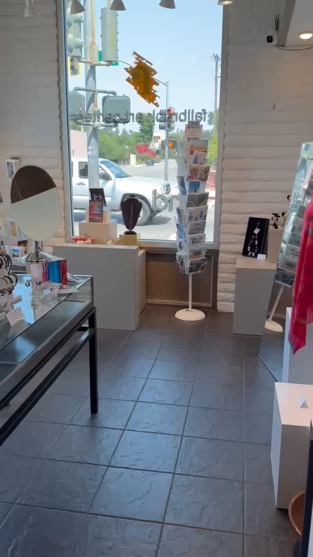 New season, new art, new energy! ✨️
We've given The Find inside the Fallbrook Art Center a fresh new look - a reimagined space filled with artistic treasures and welcoming faces!
Thanks to Gallery Staff Arida, Linda, Devon and our Executive Director Karen for helping bring new life to this beloved Fallbrook gift boutique. Come explore beautifully curated, one-of-a-kind pieces by local artists - perfect for gifting (or keeping for yourself because #selfcare)!
#fallbrookartcenter #fallbrookartcommunity #fallbrookarts #fallbrookca #discoverinspirecreate #downtownfallbrook