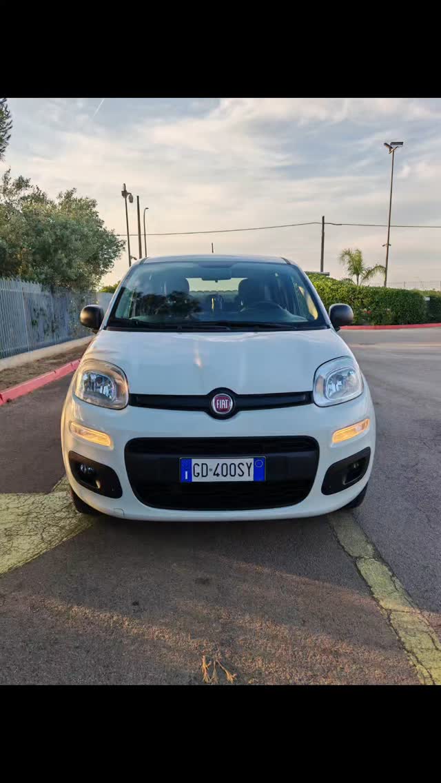 MLCar propone in vendita la city car per eccellenza. La versione più economica che vi permette di risparmiare veramente.
FIAT PANDA NATURAL POWER METANO 85 cv allestimento EASY, immatricolazione 12/2020, KM 130000.
Autovettura aziendale, chilometraggio certificato, provenienza FCA. Fatturazione con Iva esposta inclusa.
Completa di tutti gli optional, climatizzatore, radio uconnect con mp3 e chiavetta USB, vivavoce per il telefono, supporto per il navigatore o cellulare, comandi al volante, streaming audio, specchi elettrici, fendinebbia, antipattinamento ESC, sedili misto stoffa e pelle.
Possibilità di installazione antifurto Block shaft, finanziamento anche per l'intero importo. Garanzia 12 mesi.
Tagliando alla consegna.
Prezzo 💣💣💣 9900 €
Per qualsiasi informazione e prova potete contattare direttamente il 3281934677.
#fiatpanda #FCA #stellantisgroup #citycar #NaturalPower #metano #mlcar MLCar