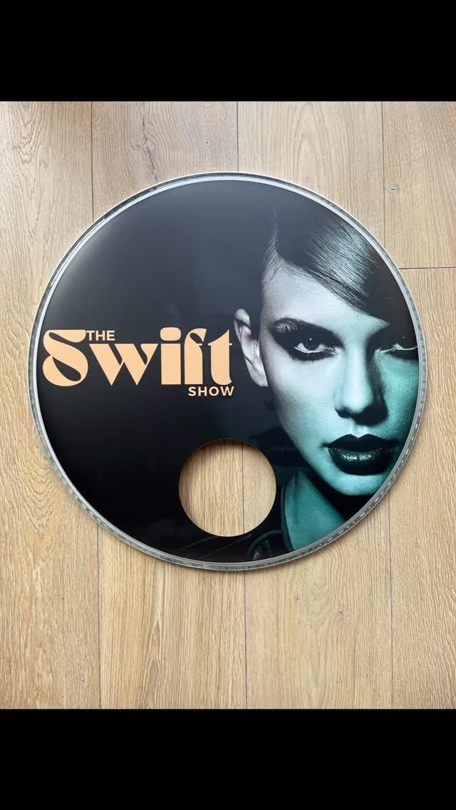 Process progress ~ @the_swift_show custom drumhead design and print ~ from start to finish
🧑💻🔘🥁🎵
Let us create your artwork, or send your own.
DM to reach OffBeat direct or visit: offbeatgraphics.ie for all info & pricing options.
#theswiftshow #reachoffbeat #taylorswift #weareoffbeat