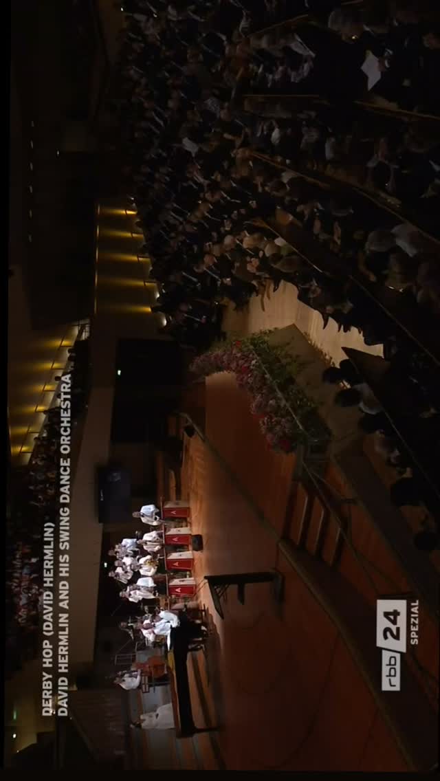 Excerpt of David Hermlin‘s tune Derby Hop, recently with The Swing Dance Orchestra at the memorial event for Margot Friedländer at the Philharmonie Berlin. The whole event was shown live on television.
#margotfriedländer #theswingdanceorchestra
#philharmonieberlin #swing #doublebass #gutstrings #slapbass #berlin #davidhermlin #music