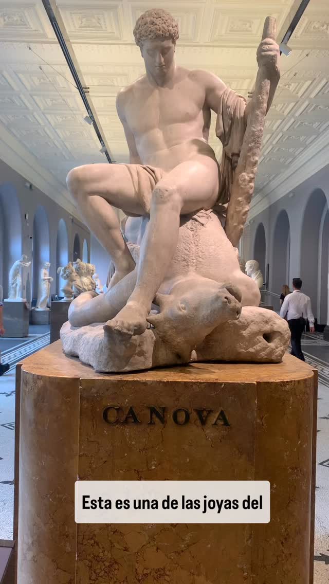 Teseo, el Minotauro y cómo Ariadna forzó la voluntad de los dioses. Cánova, el gran escultor neoclasicista, y su Teseo con el Minotauro derrotado. @vamuseum
#historiadelarte #museodigital