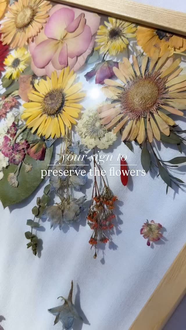 Life’s big moments should be celebrated and remembered . You won’t regret cherishing your best memories through custom floral art ✨🌸🤎🌞🌿
Frame / Natural
Layout / Abstract
Size /. 24 x 30 inches
#ncfloralpreservation #floralart #southernbride #ncwedding #weddinginspo