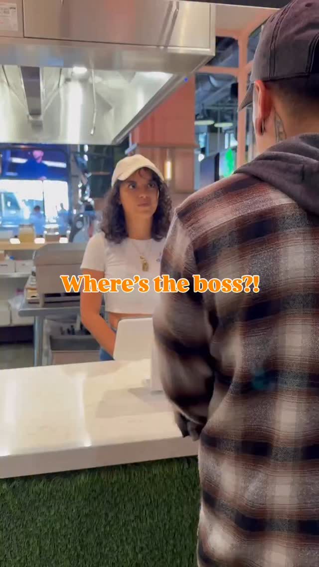 The bosses are handling urgent business. Please circle back later.
#crankycarrotjuiceco #crankycarrot #houstonjuicebar #houstoneats #entreprenuerlife