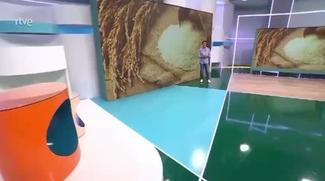 Gracias a todo el equipo de @aquilatierra y en especial a @karina_artista_oficial por venir a nuestro restaurante y compartir un momento extraordinario! 🥘🍷🐟
@rtve #aquilatierra #marisqueriasalamar #rtve