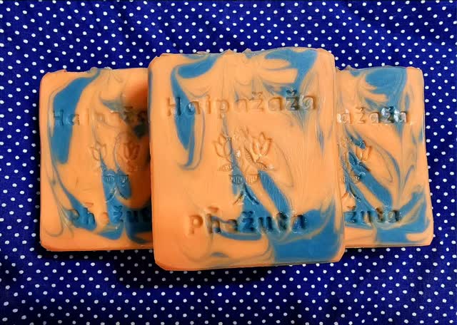 Hau Friends and Relatives,
Here is our latest batch of "Giveaway Soap." Mint, Eucalyptus, and Orange, a zesty way to start your day or wind it down. We gift 1 bar to every order, our way of saying thank you for supporting our small indigenous owned family business.
Also, we want to remind everyone that we are running a 10% off special on all of our products. Use the code "4wophila" to use it.
We wish you all an amazing day, and don't forget to share the good medicine.