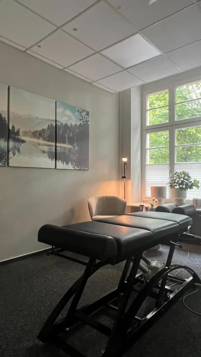 Meier Chiropraktik in Mannheim hat mehr Raum zum Wohlfühlen bekommen!
Natürliche Farben, grüne Akzente und ruhige Zonen schaffen Orientierung und Vertrauen.
12 Behandlungsräume – individuell, ruhig und harmonisch.
#Innenarchitektur #Praxisdesign #Wohlfühlen #interiordesign #brustpartner #mood #design #bestplaces #staywithus #Architektur #InteriorDesign #Projekt #Raumgestaltung #Mannheim #Designinspiration #Chiropraktik