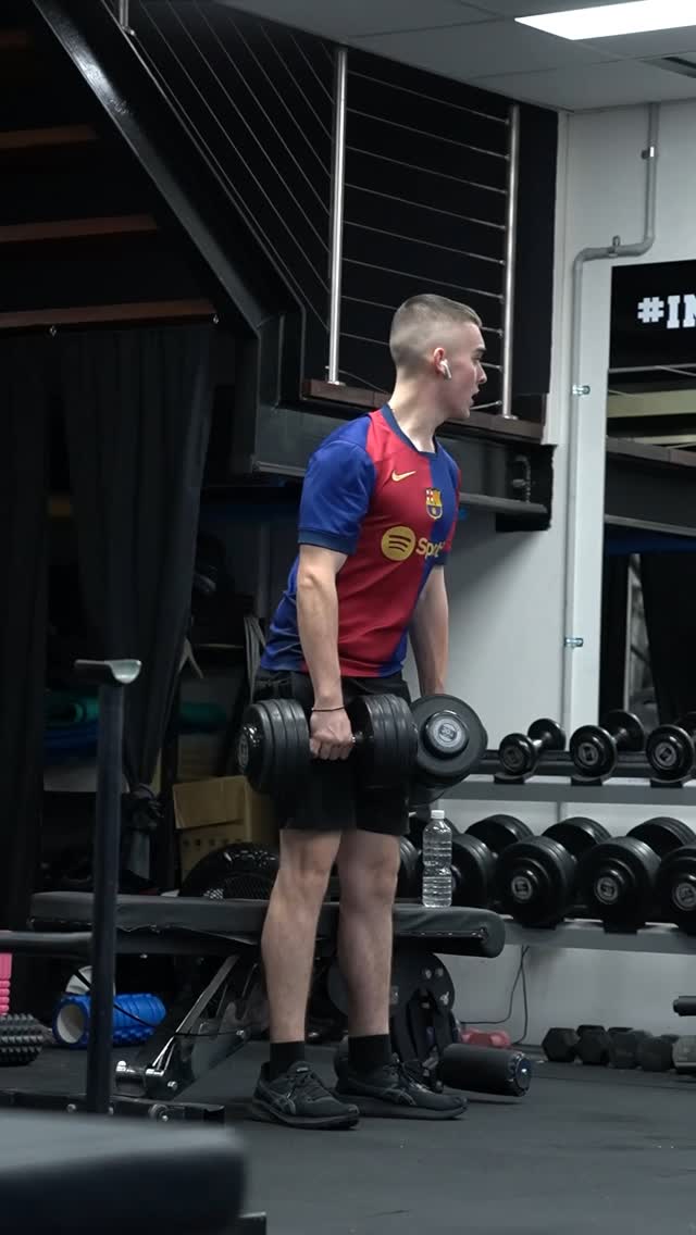 A strong independent soccer jersey wearing young man tryna get that BBL 🥹
#bringthekaos #bootygains