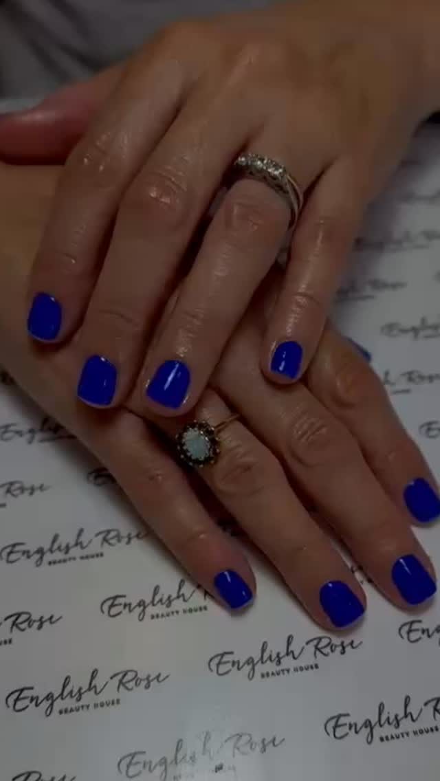 Royal, radiant and ready to reign 👑💙
One of our favourite colours 𝒐𝒇 𝒂𝒍𝒍 𝒕𝒊𝒎𝒆 💅
These electric blue nails by Dorota at English Rose Beauty House are pure power - bold, glossy and totally luxe 👏 @dorotaatenglishrosebh
Perfect for making a summer statement or adding a pop of regal glamour to your look
Book in for your next set with Dorota - link in bio.
Are you as obsessed with this bold blue as we are? 🤩
#notd #nailsoftheday #nailsofinstagram #nailsonfleek #shellac #CambridgeNails #nailspo #nailgoals #manicure #nailsonpoint #EnglishRoseBeautyHouse #bluemonday #CambridgeBeauty #bluenails #CambridgeBeautySalon #nailporn #CambridgeSalon #SalonOfTheDay #biosculpturegelnails #cndshellac #glitternails #instanails #happyhands #nailhealth #nailart #cndworld @cndworld