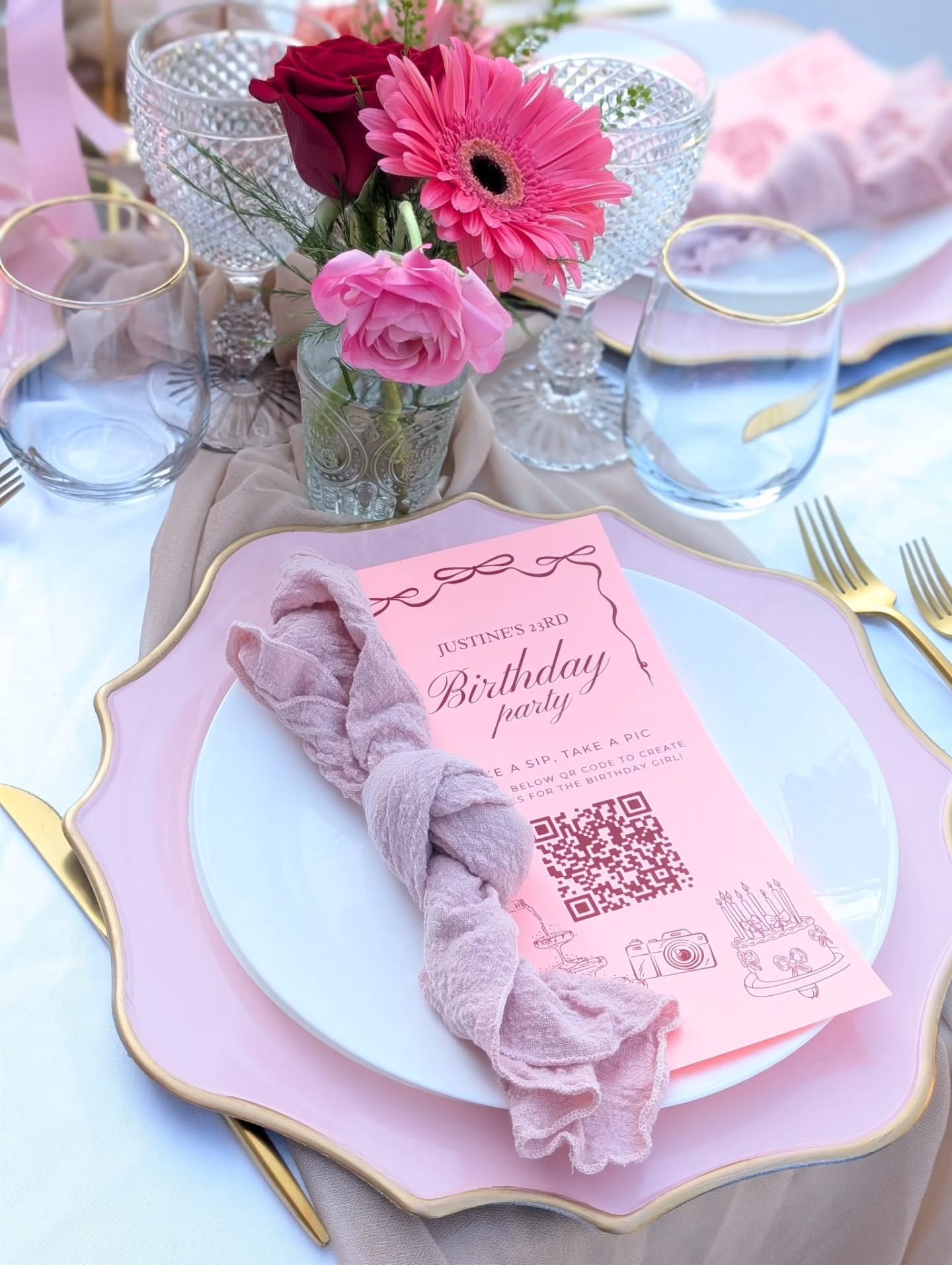 SIGN OF LIFE!! 🙋🏽♀️🙋🏽♀️
Hello! Hope everyone is having a great summer! 🌞🌞
Check out this beautiful, summery tablescape that we did recently. 🌹🌷🌻
FLORALS: @stunningflowersandgifts
RENTALS: @locationfiesta
#glitzetglamor #summer2025 #smallbuisness #surviving2025
How are our small business friends doing??