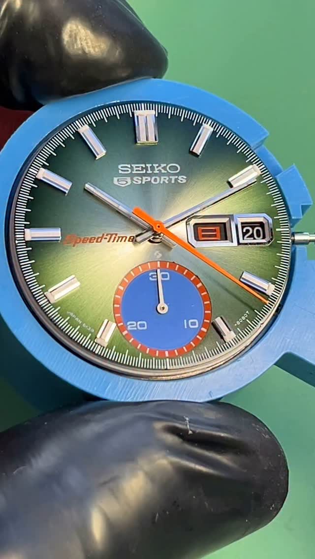 Some watches are just fun.
Spent Sunday working on a this Seiko 6139, one of those pieces that really speaks of its era. From the bold colours to the chunky case, it’s pure 1970s cool.
There’s nothing like bringing these icons back to life.
Coming soon to www.tempoprima.com 🕶️
#Seiko6139 #VintageSeiko #TempoPrima #CollectableVintageWatches #SundayWrenching #SeikoChronograph #WatchmakerLife #70sStyle #VintageWatchRepair