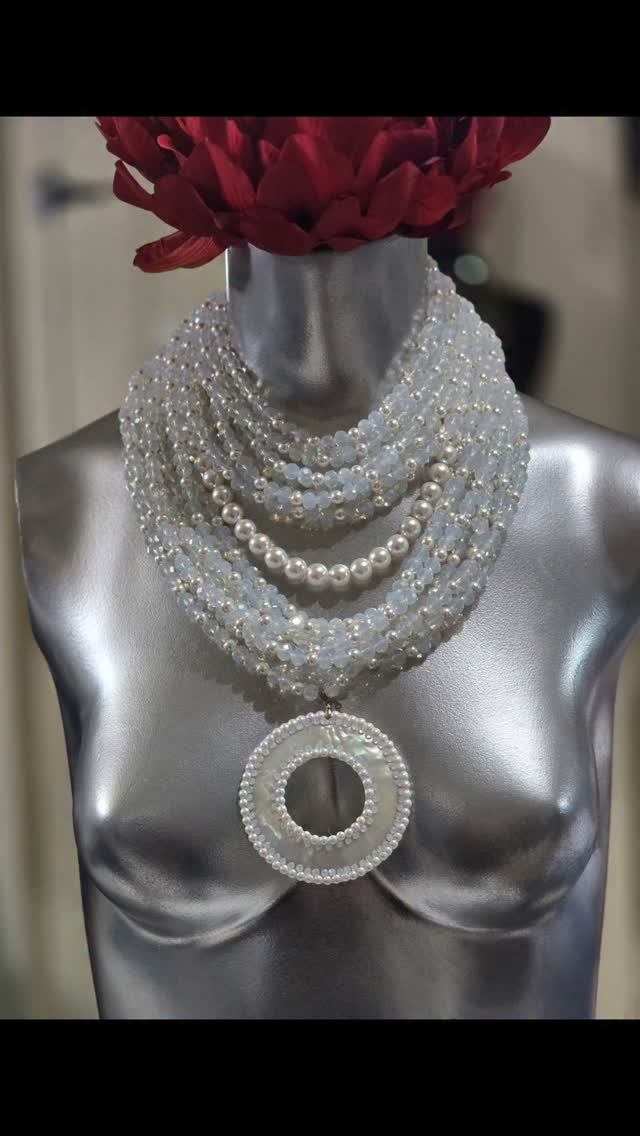 Live Your Jewelry Dreams!
www.kimsgems.com
#whatwillicreatenext #handcraftedjewelry #jewelrydesigner #statementjewelry #boldjewelry #runwayjewelry #statementnecklaces #beadaholic #necklacesets