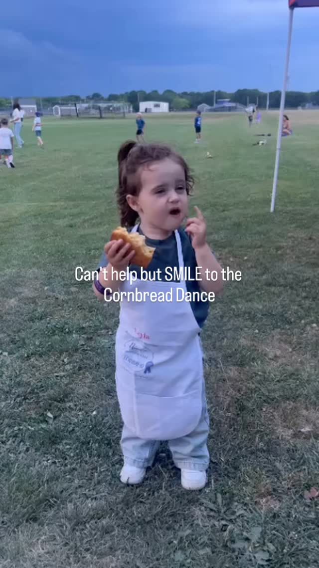 It's impossible not to smile when our beautiful granddaughter does her happy dance! She makes our hearts melt! For parents and caregivers, Nina's Gluten-Free Blue-Ribbon Cornbread & Muffin Mix is made with Non-GMO and Identity Preserved ingredients. It does not contain gluten, soy, sugar alcohols, erythritol, palm oil, or lecithin; and it is crafted in a Validated Gluten-Free Safe Spot by GFFS (an arm of GIG - Gluten Intolerance Group). #GIG #GlutenIntolerancegroup # #Gluten-Free #glutenfree #glutenfreebaking #edgartownseafood ##cronigsmarket #crosbysmarketplace #goldengoosemarket #mv #boston #marthasvineyard