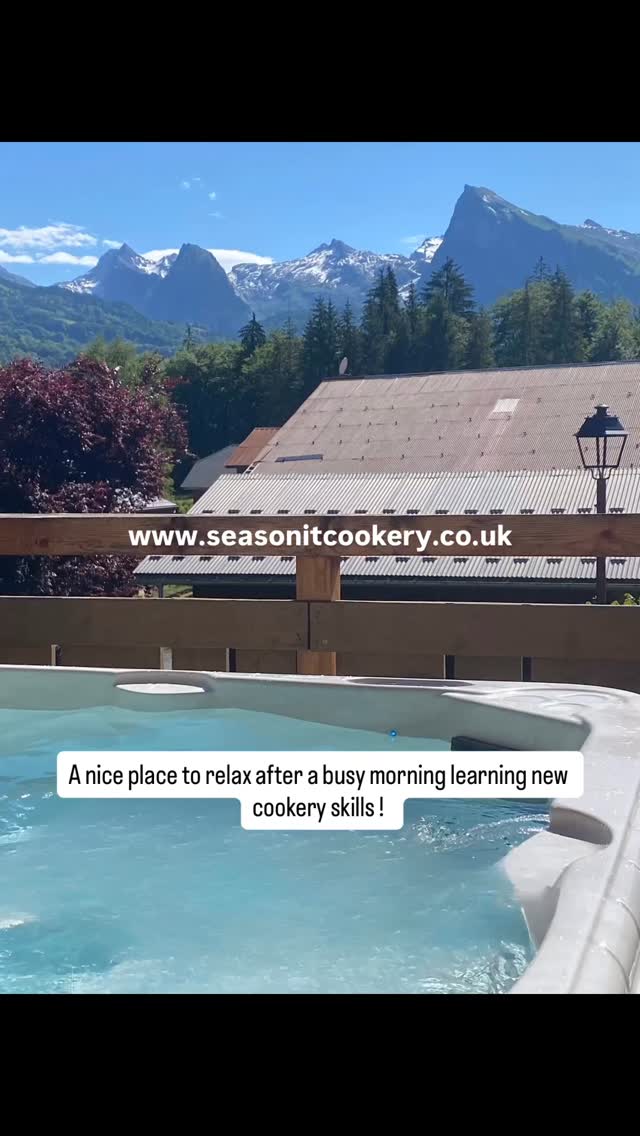 Have a chill in our hot tub after a busy morning learning new cookery skills :) #seasonitcookery #dofe #kingstopscoutaward #kingstopscoutaward #dofewithadifference #chaletpomet #seasonitcookery #dofegold