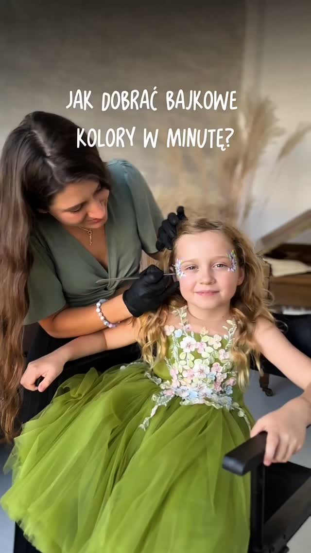 Intuicja czy szybka analiza?
Czasem wystarczy jedno spojrzenie, a czasem... kilka kliknięć. 😁
Zamiast zgadywać, możesz podeprzeć się narzędziem, które podpowie Ci kolory do Twojego projektu.
Czasami korzystam z aplikacji color gear: palety kolorów, przy rozbudowanych projektach dla klientów, ale zdecydowanie wolę stawiać na intuicję 🤍😄
Współpraca:
Modelka: córka @lili.antoniak
przepiękne ujęcia nagrała @kreatywna.aleksandra
w studio @shotstudio_rownonoc
przy sesji foto z @mikafotografiadziecieca
@gwiazdeczkowe_animacje
#malowanie #arttips #makijaż #FacePainting #malowanietwarzy